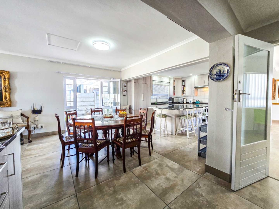 4 Bedroom Property for Sale in Jongensfontein Western Cape